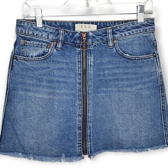 Free People We The Free Zip it Up Denim Mini Skirt size 26 - Picture 2 of 7